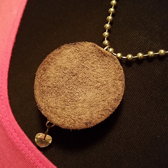 Leather/crystal/zebra crystal necklace - Picture 3 of 6